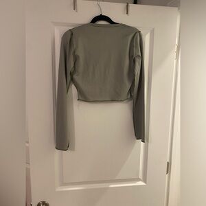 Bodycon matching skirt set 
Top size 8 / skirt size 6 
Never wore